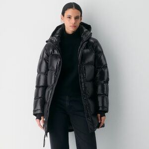 Aritzia Super Puff Mid in Hi-Gloss Black